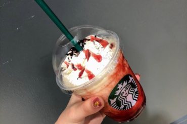 .﻿
﻿
﻿
﻿
新作﻿
﻿
﻿
ストロベリー系の﻿
スタバ新作ガチ勢です﻿
﻿
今日という日をずっと楽しみに﻿
最近毎日生きてたので最高の気分﻿
﻿
とはいえ...