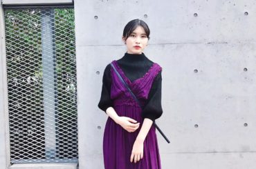 ましまし。

首から袖にかけての曲線がかわいい
黒のニットトップスに
個性あふれる紫のワンピース。

最近は稽古でラフな格好ばかりだったから
大人度増し増しって...