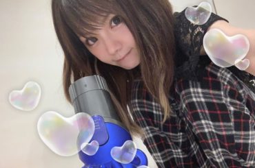 .
上は洋服、下はパジャマとヤバイ格好ですが 洗面所にdyson置いとって
毎日こーやって掃除してます
各部屋にdyson置きたい!!
そしたら毎日全部屋 掃除...