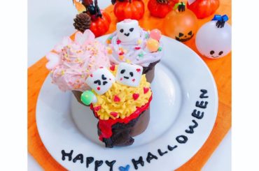 「MUSIX TV」で作った、ハロウィンがテーマのカップケーキハプニングもあったけど、 “インスタ映え”のテーマを無事にクリア︎できてよかったです〜 黒い生地に...