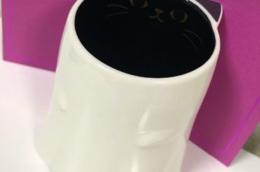 この間台湾に行った時に衝動買いししたスタバの台湾限定のマグカップ
海外行くと絶対スタバ行ってグッズチェックしちゃう
オバケ猫可愛い〜
.
.
#台湾 #お土産 ...