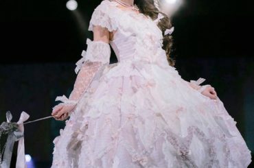 ウエディングケーキの擬人化﻿
BABYのショー
#babythestarsshinebright #show #lolita...