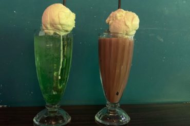 今日はルリロリのひなこちゃんとランチィ〜
ご飯いこお〜って言ってなかなか行けなかったけどやっとこさ
食べるもの似てて波長が合いましたわあ
んで
ちぃたんがいた
...