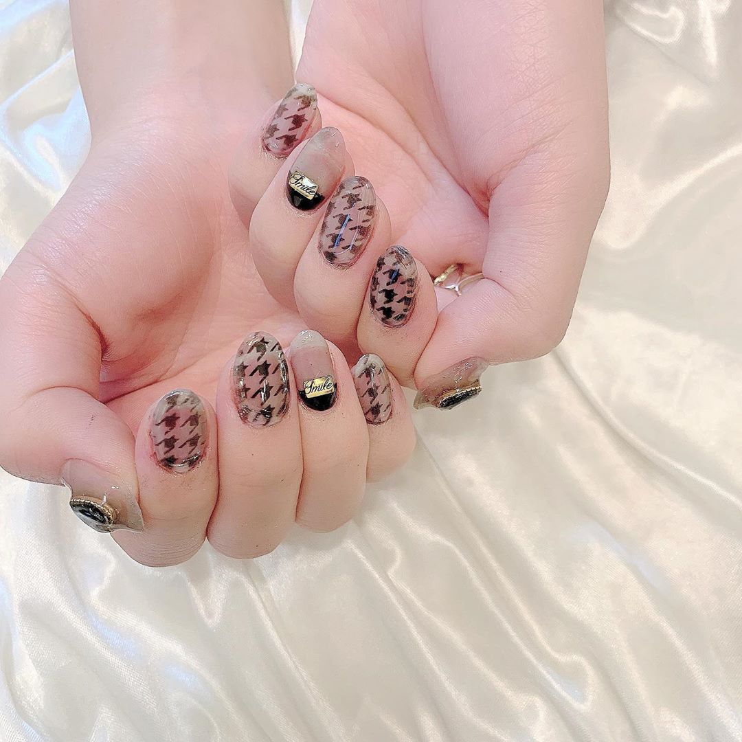 向井地美音 先月のネイル今さら載せるマン 黒の千鳥柄かわい またやりたいレベルに好き Nails Handnail Moe Zine