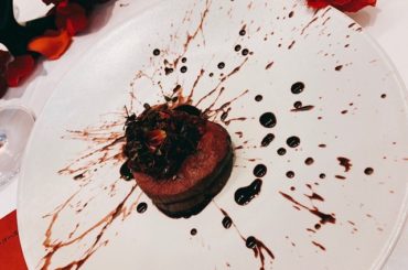 喰種レストラン
.
.
載せ忘れてたやつ！
.
ご飯も美味しくてスタッフさんたちも面白くて最高でした〜
.
なにより東京喰種の世界観がそのままで高まった！（鬼に...