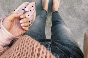 pink×gray
・
knit @akte_official 
denim @upperhights 
bag @ludlow_official 
shoes...