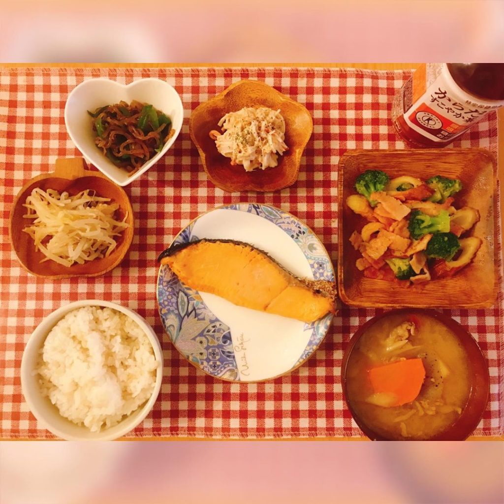 一人飯 Moe Zine 一人飯 Moe Zine