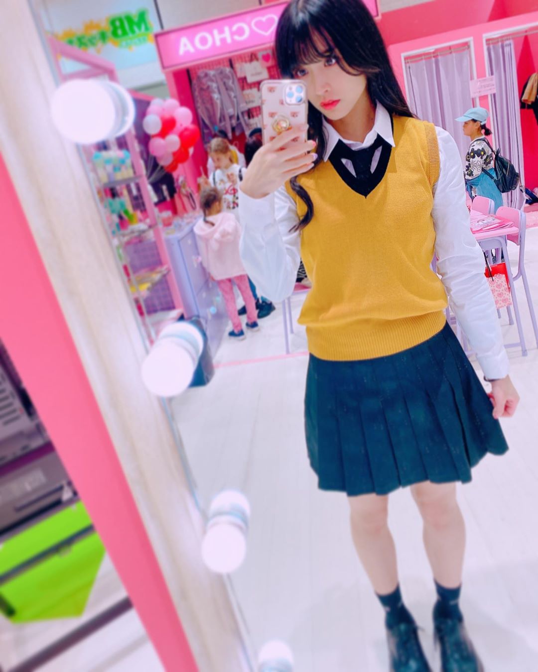 根岸愛 制服レンタル 写真たくさん 黄色のベストが可愛い Choa Japan Choa Choajapan Schoolwear Kpopfashion Moe Zine