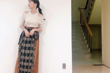 テレビで中国語
.
トップス　@redyazel
.
スカート　@midwest_official
.
ブーツ @yelloshoes_official
.

...