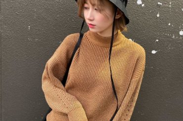 秋色ニット。
寒くなってきて、最近はニットとパーカーばっかり着てる笑
今日は上下ともNiCORONだよ〜
帽子はラフォーレのXUで買った韓国のやつ。
髪色明るい...