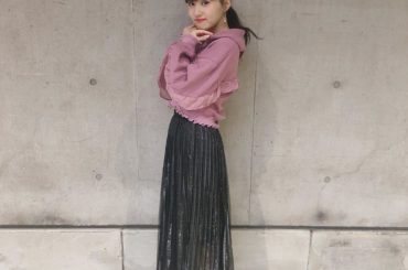 本日の私服﻿
﻿
＊＊＊＊＊＊＊＊＊＊﻿
﻿
袖から背中までフリルがついてて、鬼かわです！﻿
丈が短めだから、ロングスカートと合わせると脚長効果﻿
ロングスカー...