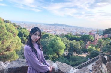 .
この間、お仕事でスペインへ行ってました
帰る前に急遽グエル公園に行けることになって、
無料エリアだけだったけど楽しんでこられたの
ここからの眺め素敵すぎた...