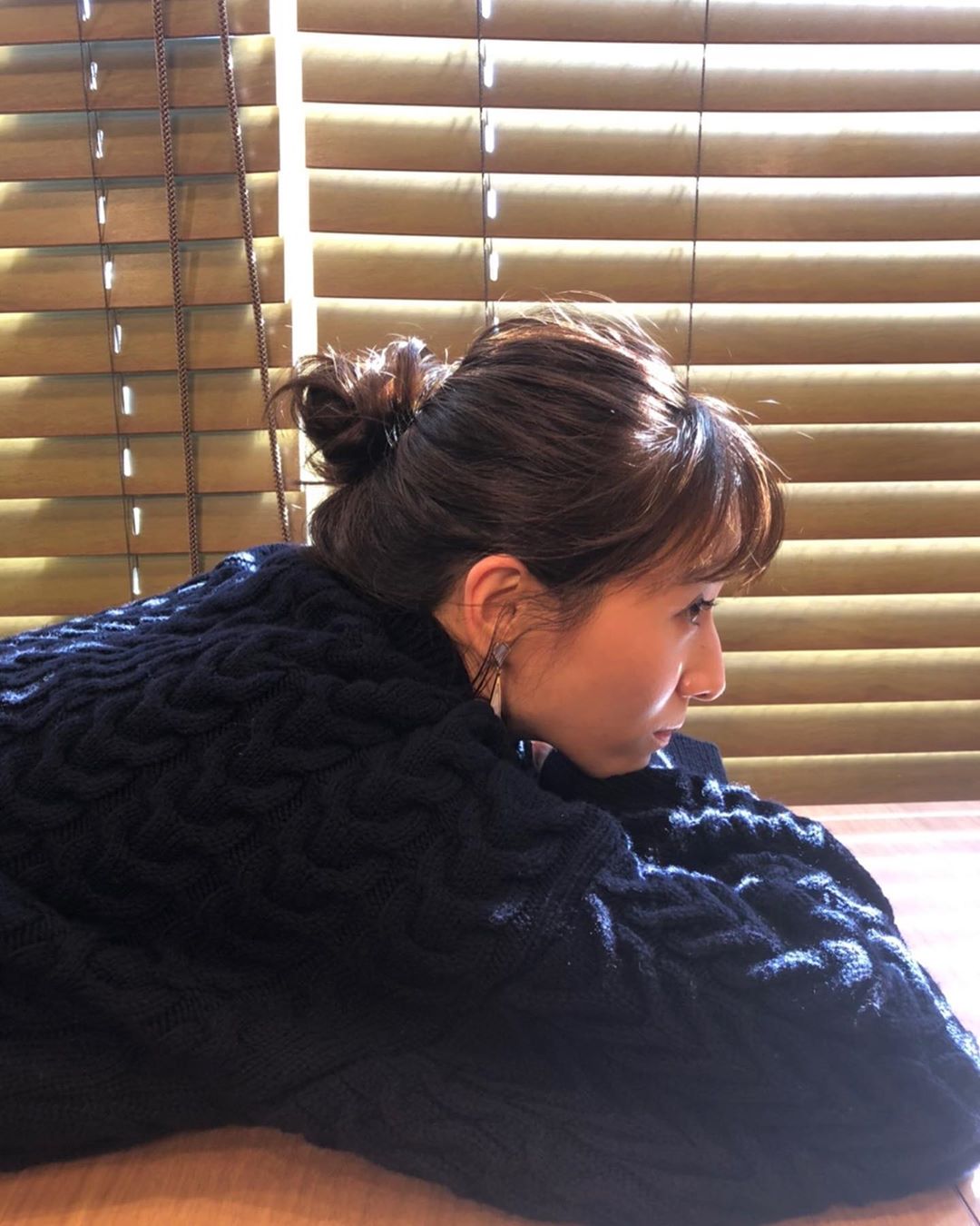 田中みな実 ロケ日和 たっぷりしたニットにゆるっとまとめたお団子でカジュアルだけどフェミニンな印象に 今日は グータンヌーボ2 のロケでした お衣装の詳細は放送時期の Moe Zine 田中みな実 ロケ日和 たっぷりしたニットにゆるっとまとめたお団子でカジュアルだけどフェミニンな印象に 今日は グータンヌーボ2 のロケでした お衣装の詳細は放送時期の Moe Zine