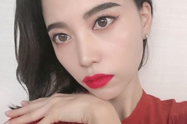 中国メイク
・
流行りのチャイボーグメイクやってみました！
・
アイラインの描き方とカラーコンタクトでいつもの目の大きさと全然違う...！
メイクってすごい！楽...