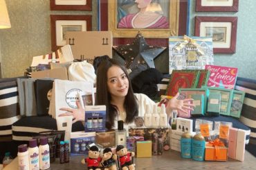 アドベントカレンダーと大体頼まれ物とお土産だった気がするイギリス、ロンドンの購入品動画。
1番嬉しかったのは去年買ったけど結局日本まで発送できなかったリバティー...