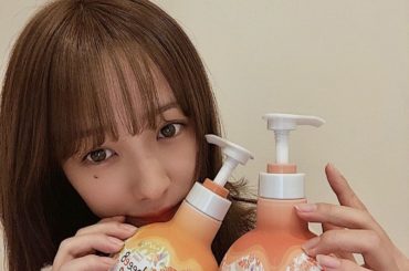 生はちみつシャンプーの「beee8」を
使ってみました。
洗い上がりは髪が潤って、
ツヤが出た気がします¨̮ ヘアカラーの色持ち効果があるみたいなので
カラーを...