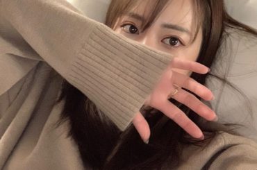 ニット今期買ったけど使いやすいしかわいい。
袖長めのちょっとダボって感じの大きめニット
最近こういう色買うの多いかも！

#ちびコーデ #miraowen #秋...