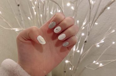 .﻿
ネイルあたらしくなったよ！！‪‪
ニットネイルしたくて、﻿
それに合わせて白系に‪‪♡！﻿
天才的センスのあかねさんに﻿
していただいたよ〜﻿
はじめてピ...