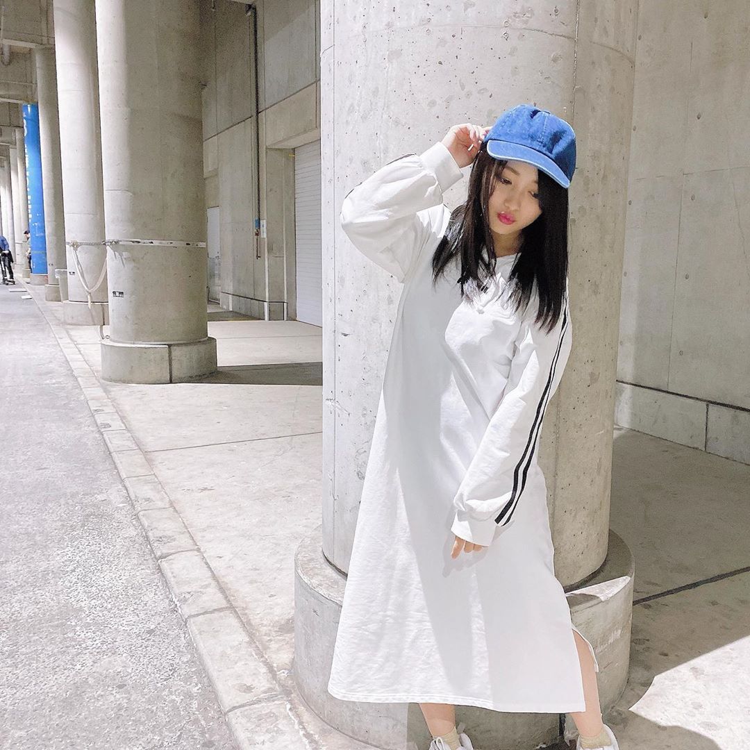 向井地美音 キャップに合わせてスポーティーコーデ パーカーワンピも楽ちんすぎて大好き Outfit 握手会 Moe Zine