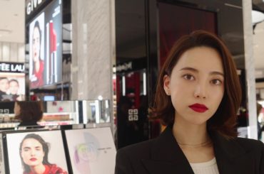 ジバンシイの伊勢丹新宿店がリニューアルしたのでオープンイベント行ってきました
・
スマートミラーでタッチアップをしてもらったよ！タッチアップの様子を撮影した動画...