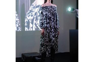 _

Jun Ashida 2020ss Collection live installation︎ _

ライゾマティクス真鍋大度さんとのコラボレーション。
...