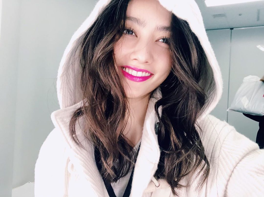 谷まりあ 今日はまつげのメイクがいつも以上にいい感じにできて嬉しくってテンション高めな仕事終わりでした 今日はランコムのマスカラを使いまし