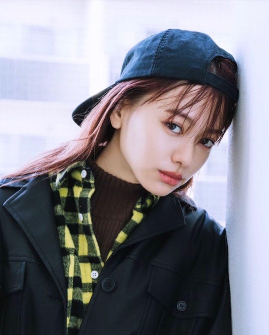 ▲限定１名様▲貴重▲山本舞香▲切り抜きクリアブック2冊▲ 山本舞香15歳の超貴重な切り抜き‼️超美品‼️2012年。 - メルカリ