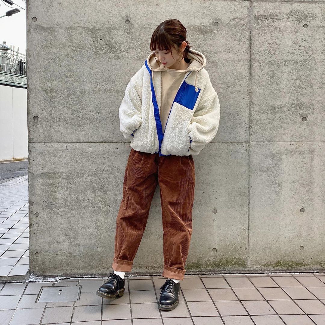 橋下美好 アドレセンスの モコモコアウター可愛い ポイントのブルーが 私のボーイッシュな服装を さらに引きたててくれてる あったかいなぁ Moe Zine