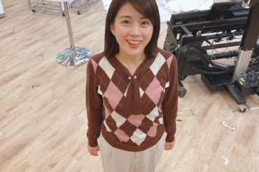 *
今週もアベモニをご覧いただき
ありがとうございました

衣装をまとめて載せまする。
5枚目以外タグ付けしてます。

張り切ってリンゴをむいていたら
手をケガ...