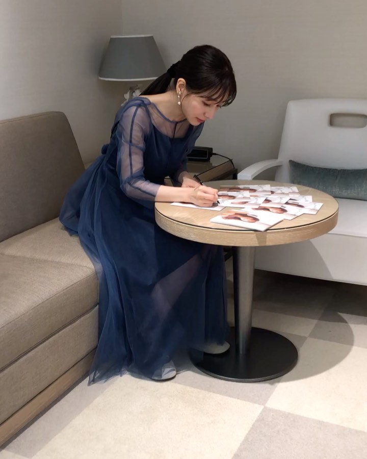 田中みな実 年明けになってしまいますが 1月18日土曜日に名古屋で写真集に関連したイベントを開催できることになりました 詳細は近日中にお知らせします そして ご要望い Moe Zine