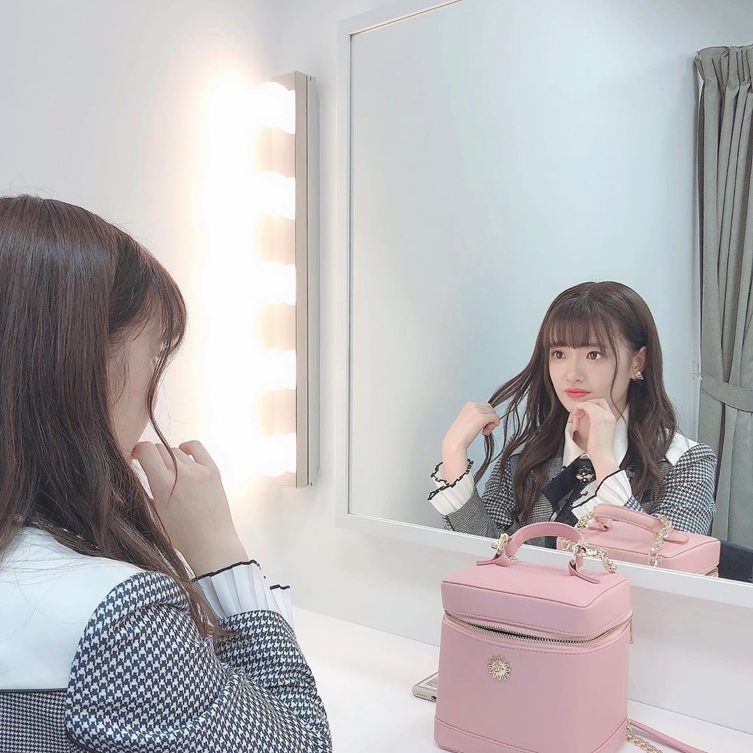 武藤小麟 撮影者 武藤十夢 どんな表情 鏡越し メイク Moe Zine 武藤小麟 撮影者 武藤十夢 どんな表情 鏡越し メイク Moe Zine