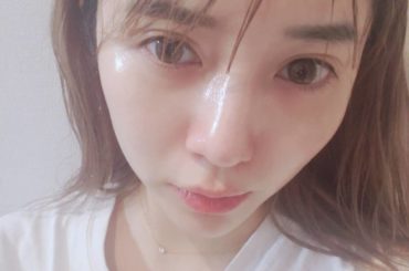 .
オイルとかぬってないよ。
ミストで保湿した直後です！
コンタクトしてますが最近
すっぴんで更にもちもちしてきた！
妥当老け顔ーー！
毎日の習慣や美容はインス...