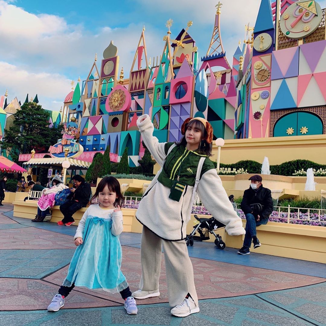増井みお 夏ぶりの家族ディズニー うちの家族みんなディズニー好きで嬉しい たまにしか参加できないけど兄家族達結構行ってる クリスマスシーズンで可愛かったーーーっ Moe Zine 増井みお 夏ぶりの家族ディズニー うちの家族みんなディズニー好きで嬉しい たまにしか参加できないけど兄家族達結構行ってる クリスマスシーズンで可愛かったーーーっ Moe Zine