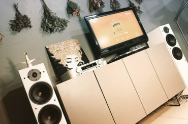 おうちの音響設備を最強にしたら﻿
音楽きくのたのしすぎて時間きえます しあわせな消失﻿
﻿
スピーカーは DALI の OBERON7﻿
AVレシーバーは Ma...