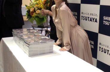 きょうは、東京でのお渡し会でした

3000人もの皆さまにお越しいただき、お会いできて本当に元気をもらいました。
大阪に引き続き、可愛い女の子の多いこと！！
嬉...