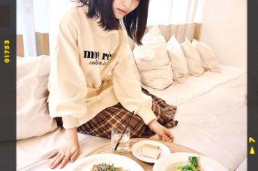 微笑み。

小上がり席がベッドのようになっているカフェ。
優しい空間で小さい子もたくさんいたなぁ…
目の前のテーブル席に座っていた
赤ちゃんと目があって
ついつ...