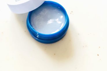 ‪【寝ている間に潤いチャージ！集中唇ケアできるリップバーム】
2019年終わりがけに最高のリップを見つけてしまった！『Curel』のリップバーム。
寝る直前に唇...