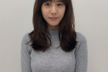 年内に髪を切りたい衝動に駆られてSUN VALLEYの朝日さんのところに駆け込みました︎
年末の美容院は激混み
みんな考えることは一緒ね。
10cmくらい、結構...