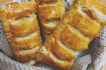 リンゴが沢山あったから、アップルパイ作ったよ
美味しくできた
.
.
 #アップルパイ#スイーツ#料理女子#りんごスイーツ...