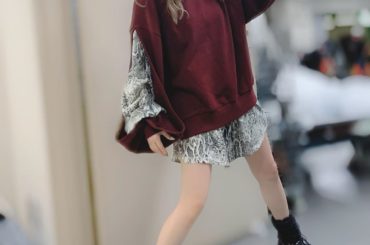 .
モーニング娘。'19のライブを観に行ったときに
メンバーと写真撮りたくて
待ちかまえている。の図。笑
動画もあります(笑)
Twitterに載せよかな？
・...