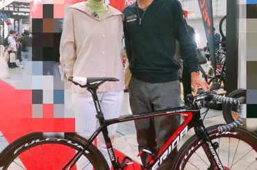 載せそびれていた写真を滑り込みで年内に
.
ロードレース界のスーパースター︎新城幸也（あらしろゆきや）選手に独占取材させていただきました！
この自転車は実際に新...
