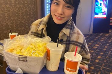 *
弟とママに誘われて、映画「スター・ウォーズ スカイウォーカーの夜明け」観てきた
感動したぁぁ
そいえば、クリスマスイヴななんだ
皆さんはどんなクリスマス過ご...