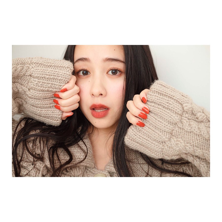 堀田真由 Shethree Magazine 発売中です Moe Zine 堀田真由 Shethree Magazine 発売中です Moe Zine