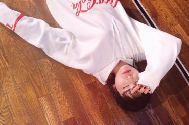 Imitate

背中のデザインがかわいくて
一目惚れしてしまったパーカー
コカコーラコラボだからこその
白と赤のコントラストが好きだなぁ

写真は　@komi...