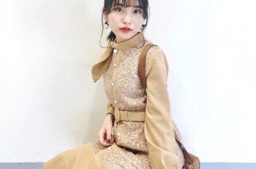 上品に。

ベージュは普段なかなか着ないんだけど
パールと首元の上品さに惹かれたんだ〜
ベージュと茶色って相性がいいよね。

重ね着しすぎて
むくむくなのはご愛...