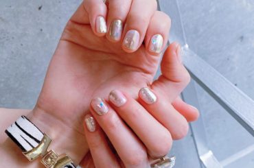 NEW﻿
﻿
ニュアンスゴールドミラーに﻿
星屑ラメとシェルを散らして 光る3つの質感MIX﻿
ポイントにちょうちょ飛ばした﻿
thank you @erika...