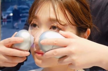 .
明日からオープンのアットコスメ東京にて、

中央にドーンと並ぶランキング上位アイテムのキラキラ感は勿論ですが、、 注目すべきは一階イベントスペース
ランコム...