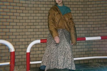 後ろの窓アプリで消そうとしたけど上手くいかなくてレンガ大変なことになってまあお手上げだよね﻿
﻿
tops:GYDA﻿
outer:GU﻿
skirt:GRL﻿...