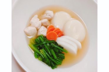 おはようございます
写真は、昨日作ったお雑煮 関東出身だけど、大好きな丸餅で作りました笑  今日は#ゆいこむ の社員総会、New Year Party♪朝から物...