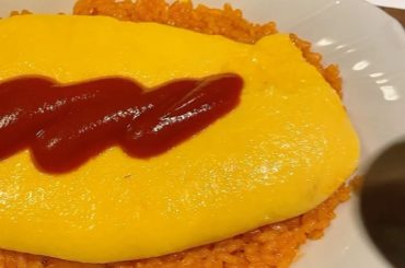 今日食べたオムライスがふわとろすぎたから皆におすそ分け。
東銀座にあるYOUって喫茶店のオムライスだよ。

#カフェ #カフェ巡り #オムライス #銀座...